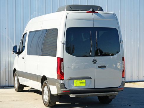 Used 2022 Mercedes-Benz Sprinter 1500 image 45
