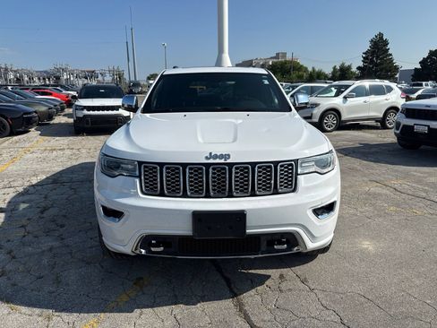 Used 2019 Jeep Grand Cherokee Overland AWD/4WD image 2