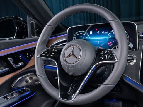 Used 2025 Mercedes-Benz E 450 4MATIC Sedan image 15