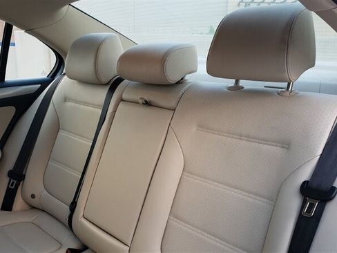 Used 2018 Volkswagen Jetta SE FWD image 10