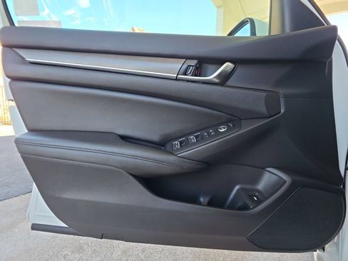 Used 2019 Honda Accord LX image 22