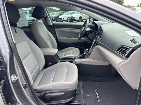 Used 2018 Hyundai Elantra Value Edition FWD image 22