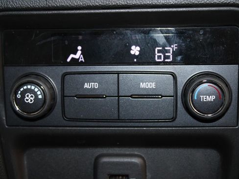 Used 2024 Buick Enclave Essence w/ Technology Package image 34