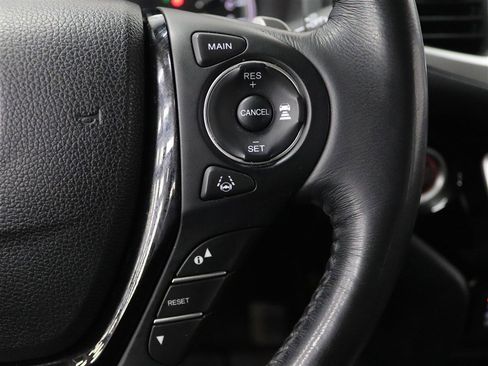 Used 2018 Honda Pilot Touring image 34