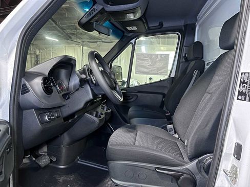 Used 2023 Mercedes-Benz Sprinter 3500 image 17