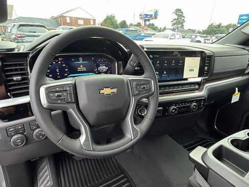 New 2026 Chevrolet Silverado 1500 LT w/ Z71 Off-Road Package AWD/4WD image 22