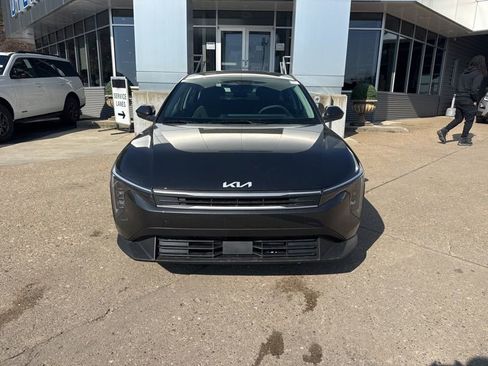 New 2026 Kia K4 LXS image 2