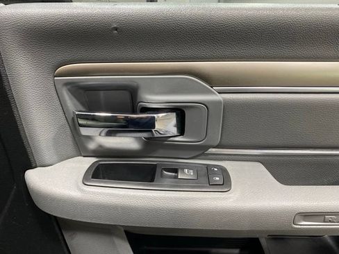 Used 2017 RAM 1500 Classic SLT AWD/4WD image 28