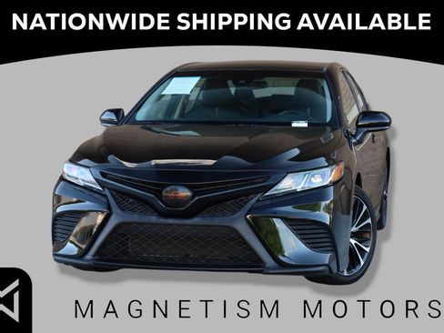 Used 2018 Toyota Camry SE image 1