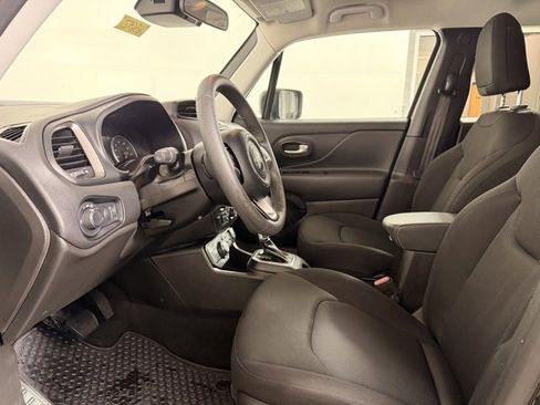Certified 2023 Jeep Renegade Latitude image 16