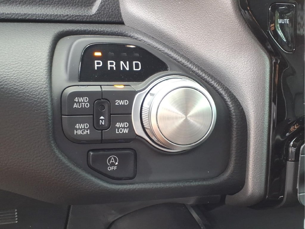 Used 2025 RAM 1500 Laramie w/ Sport Appearance Package AWD/4WD image 9