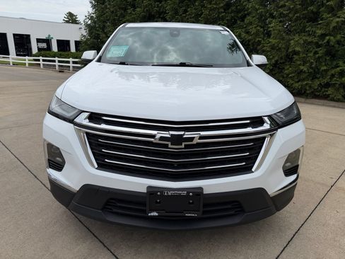 Used 2023 Chevrolet Traverse LT w/ LT Premium Package AWD/4WD image 6