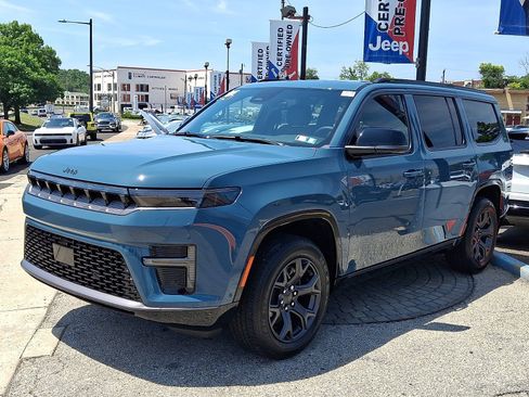 New 2026 Jeep Grand Wagoneer Limited AWD/4WD image 3