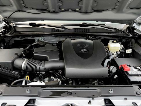 Certified 2021 Toyota Tacoma TRD Off-Road image 14