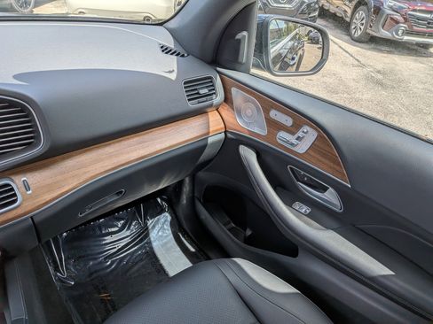 Used 2025 Mercedes-Benz GLE 350 4MATIC image 19