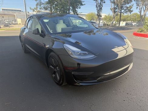 Used 2021 Tesla Model 3 Standard Range Plus RWD image 2