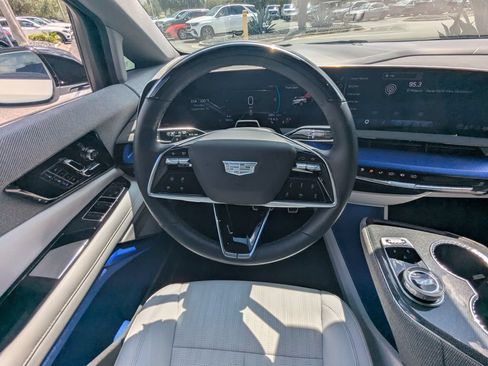 Used 2025 Cadillac Optiq Sport 2 AWD/4WD image 4