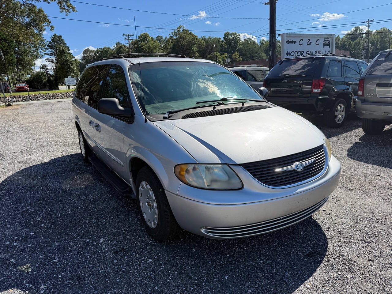 Used 2002 Chrysler Town & Country eL FWD image 6