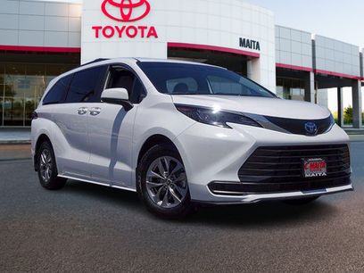 Certified 2025 Toyota Sienna LE