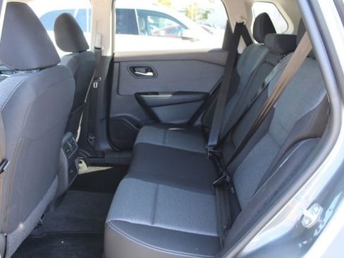 Used 2023 Nissan Rogue SV FWD image 34
