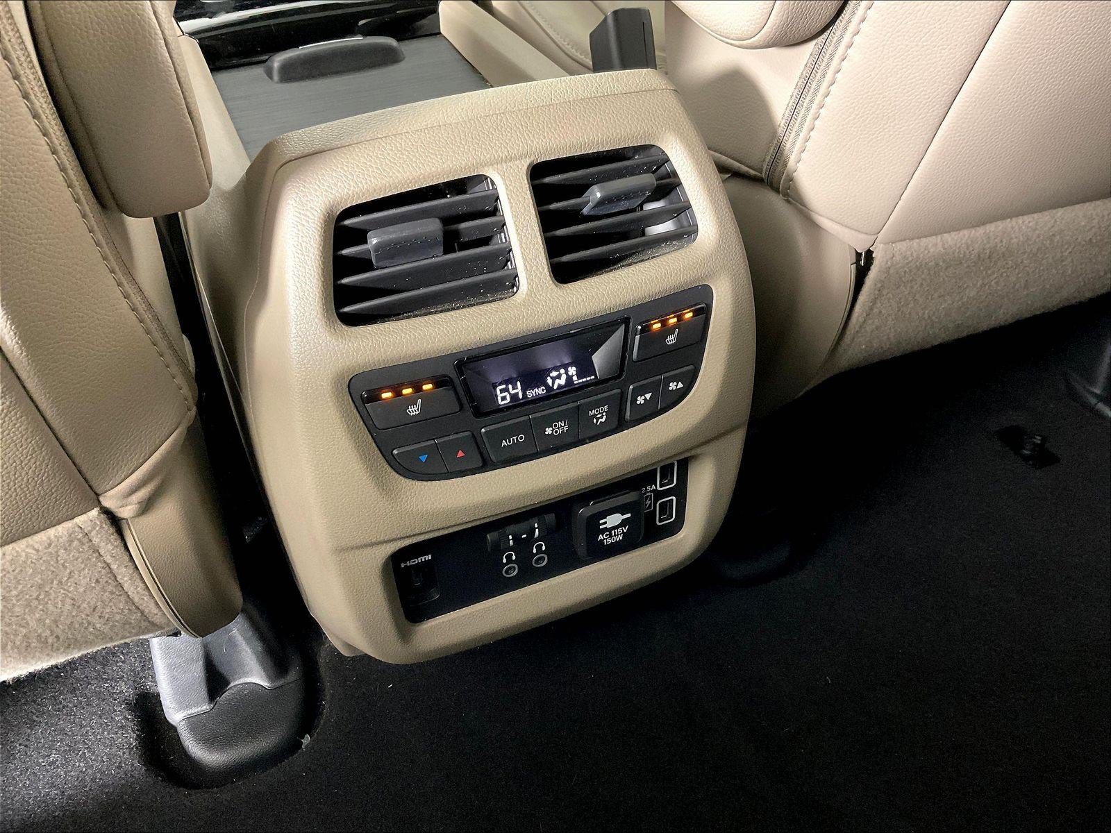 Used 2020 Honda Pilot Touring image 10