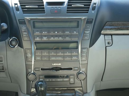 Used 2007 Lexus LS 460 image 16