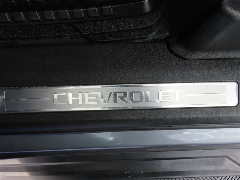 Used 2022 Chevrolet Suburban RST w/ Luxury Package RWD image 18