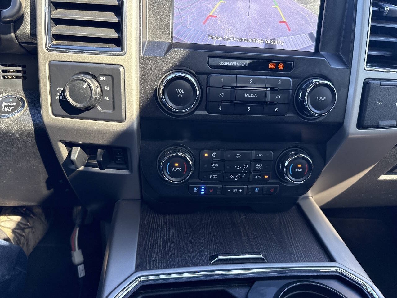 Used 2020 Ford F350 Lariat AWD/4WD image 46