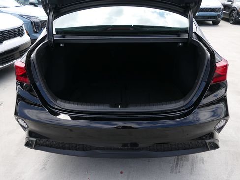 Used 2024 Kia Forte LXS w/ LXS Technology Package FWD image 20