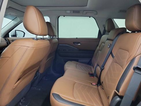 Used 2024 Nissan Pathfinder Platinum w/ Cargo Package image 12