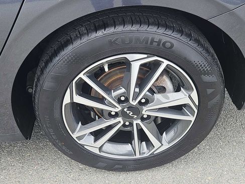 Used 2023 Kia Forte LXS w/ LXS Technology Package FWD image 8