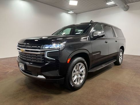 Used 2024 Chevrolet Suburban Premier AWD/4WD image 38