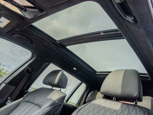 Used 2024 BMW X7 xDrive40i w/ Executive Package AWD/4WD image 19