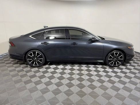 Used 2023 Honda Accord Touring image 7