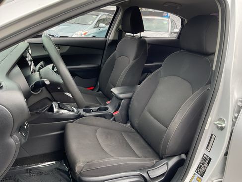 Used 2019 Kia Forte LXS FWD image 18