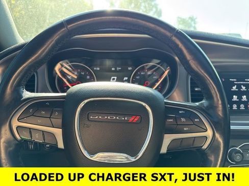 Used 2019 Dodge Charger SXT w/ Leather Interior Group image 10