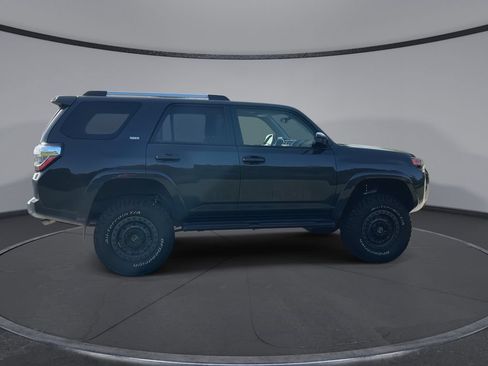 Used 2024 Toyota 4Runner SR5 AWD/4WD image 9