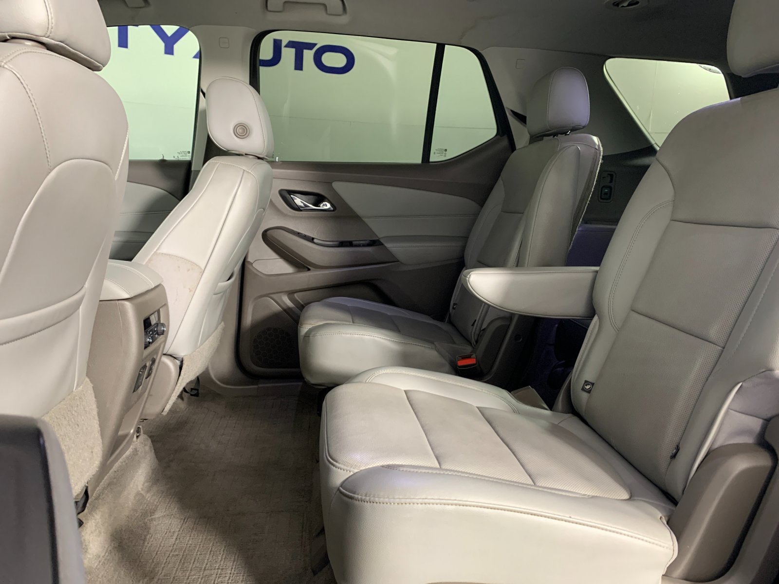 Used 2020 Chevrolet Traverse Premier w/ LPO, Floor Liner Package FWD image 32