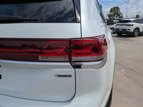 Used 2024 Volkswagen Atlas SEL AWD/4WD image 11