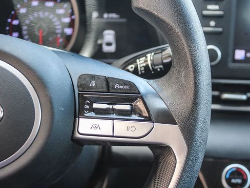 Used 2023 Hyundai Elantra SEL FWD image 31