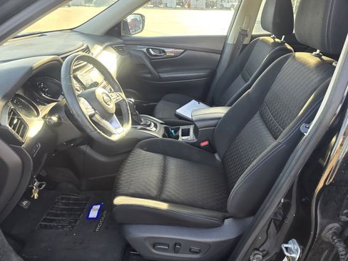 Used 2017 Nissan Rogue SV image 11