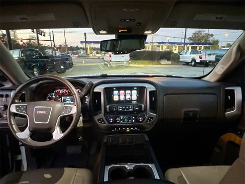 Used 2017 GMC Sierra 1500 SLT image 3