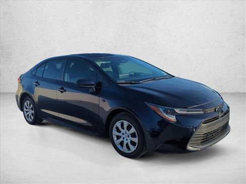 Used 2024 Toyota Corolla LE FWD image 3