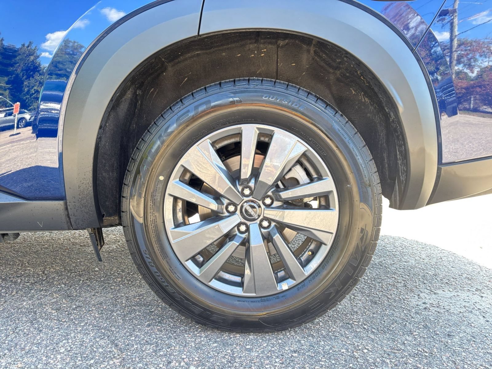 Used 2026 Nissan Pathfinder SV FWD image 30