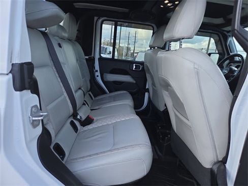 Used 2021 Jeep Gladiator Overland image 14