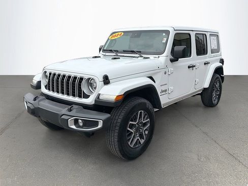 Used 2024 Jeep Wrangler Sahara image 9