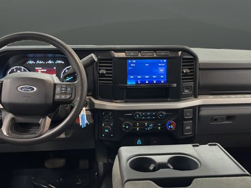 Used 2024 Ford F250 XLT AWD/4WD image 11