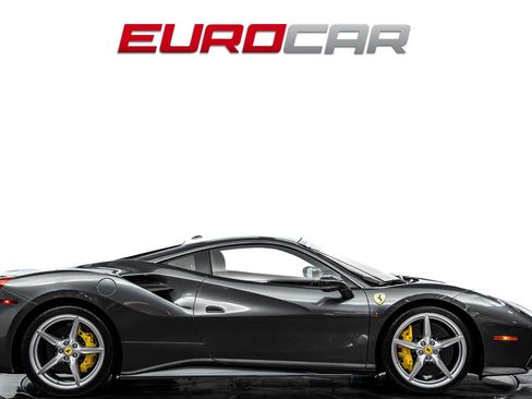 Used 2018 Ferrari 488 GTB RWD image 6