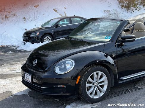 Used 2014 Volkswagen Beetle TDI image 38
