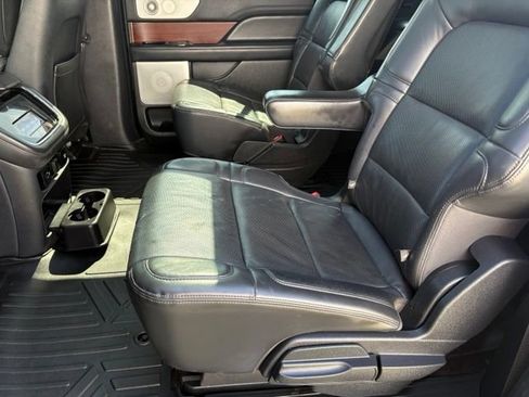 Used 2022 Lincoln Navigator L Reserve AWD/4WD image 15